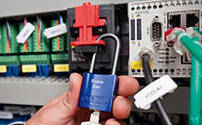 Multipolar Circuit Breaker Lockout